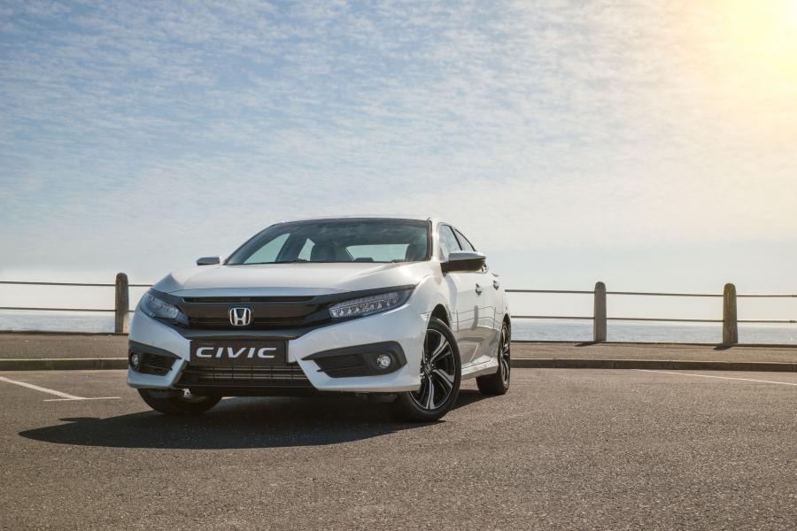  Honda Civic Sedan Sport 2016 года  (ZA) (фото 9 из 10)